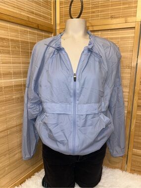 Stori woman’s light blue athletic full zip jacket windbreaker woman’s size 2